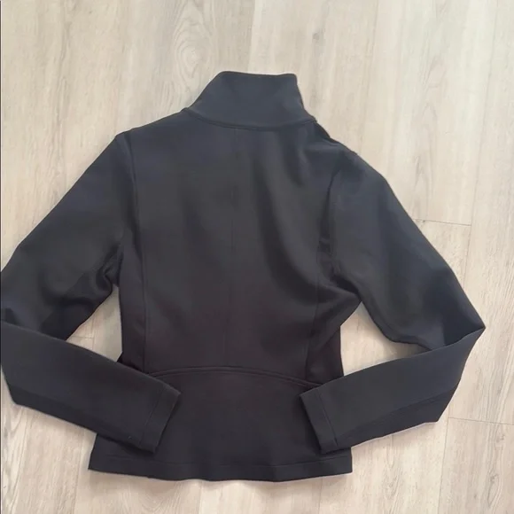 Lululemon Golf Wind-Resistant Jacket - Picture 5 of 5